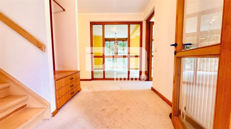(R)eserviert!Schönes modern geschnittenes Einfamilienhaus mit Garage und großem Grundstück - RG Flur / Diele halboffen